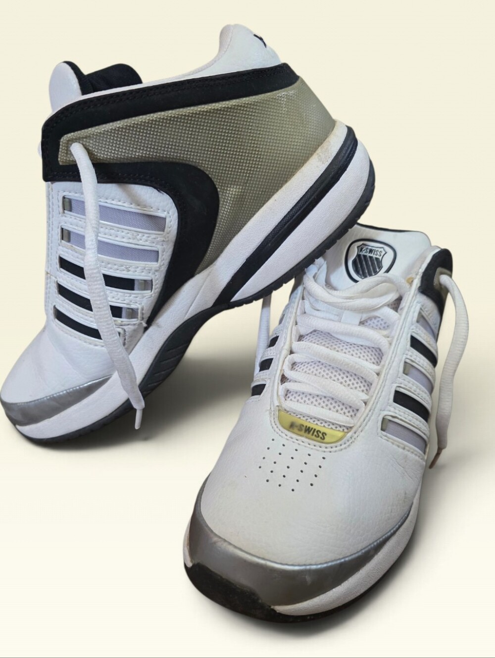 K-Swiss Mid Top Retro Style Sneakers White, Gold Men's Size 8 / EUR 41